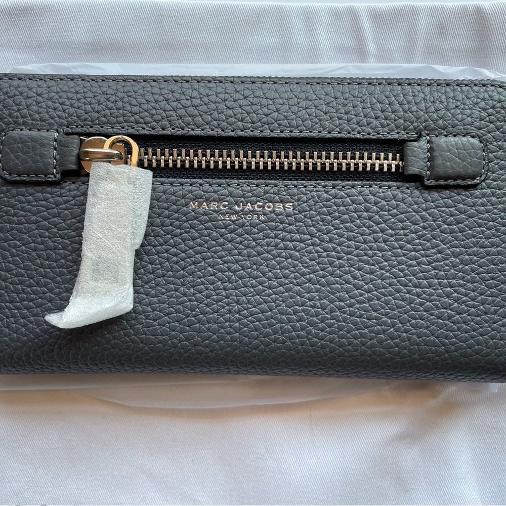 Marc Jacobs - Storm Gray Leather Zip Around LARGE Wallet Brand New With Tags
